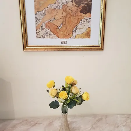 Family Magnolia, Sunny