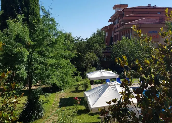 Ξενοδοχείο Family Magnolia, Sunny 2*