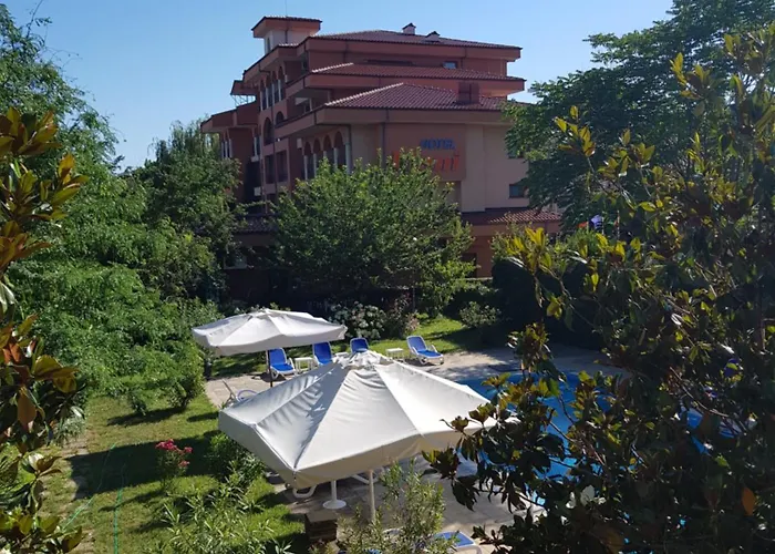 Family Magnolia, Sunny Слънчев бряг