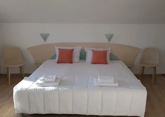 Family Magnolia, Sunny Σάνι Μπιτς