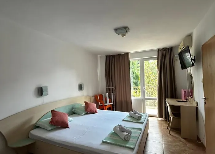 Family Magnolia, Sunny Слънчев бряг