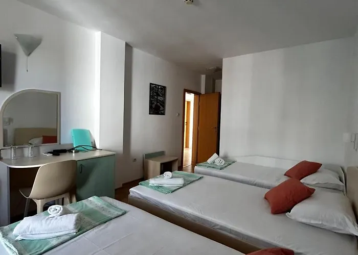 Family Magnolia, Sunny Σάνι Μπιτς