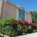 Family Magnolia, Sunny فندق