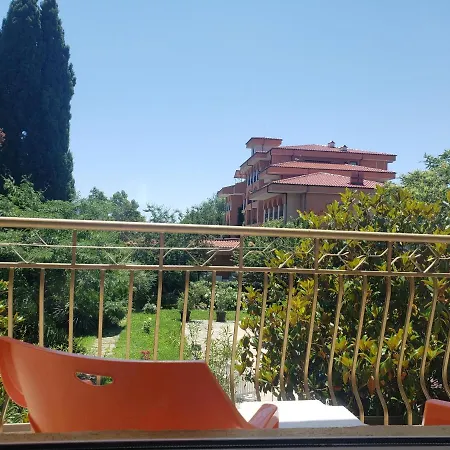 Family Magnolia, Sunny Готель Сонячний Берег