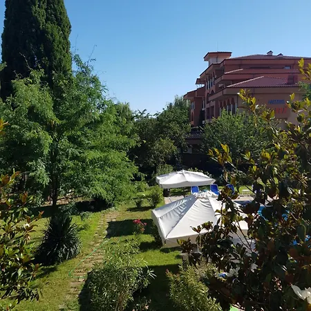 Готель Family Magnolia, Sunny 2*