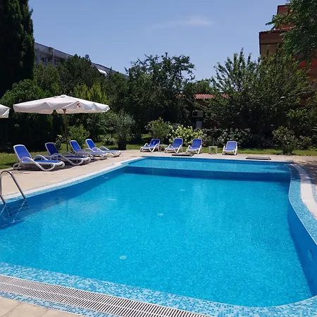 Family Magnolia, Sunny