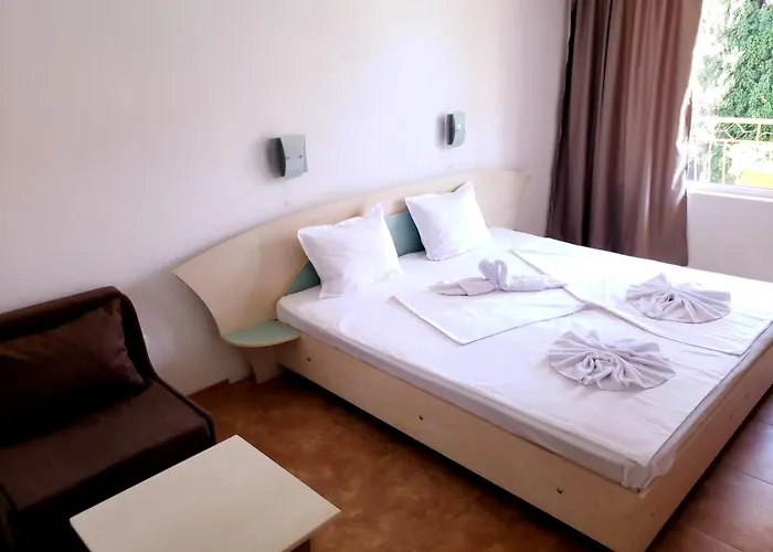 Family Magnolia, Sunny Готель 2*