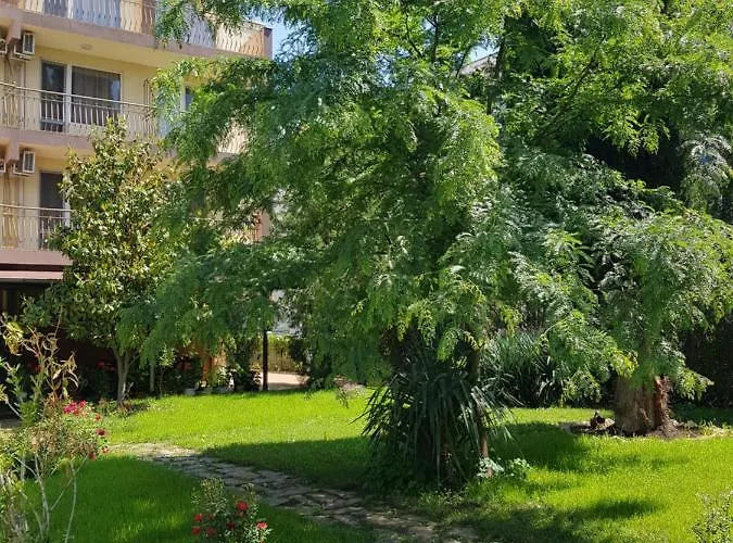 Family Magnolia, Sunny Готель Сонячний Берег