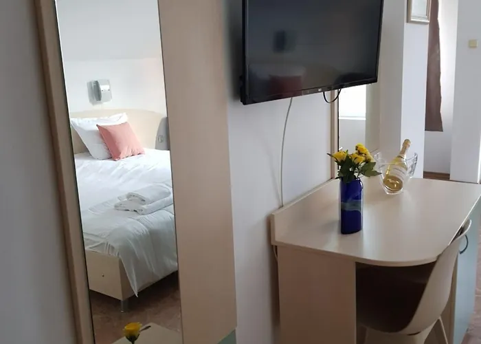 Family Magnolia, Sunny Otel 2*